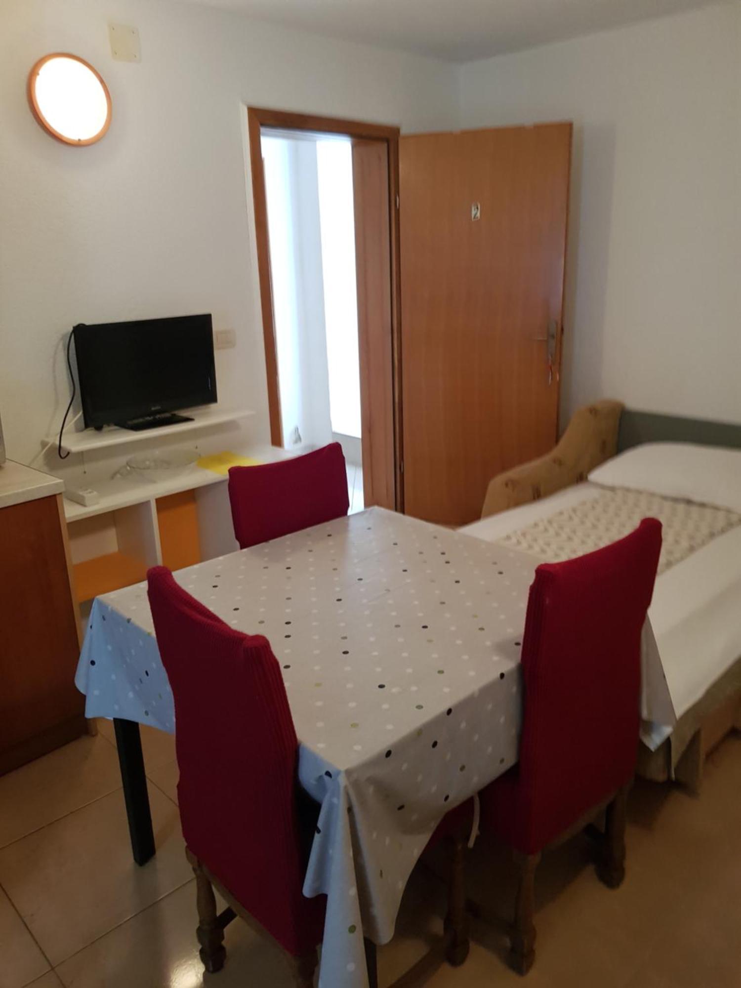 Apartmani Laguna 格拉达茨 外观 照片